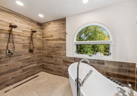 Tiny photo for 1551 DAYBREAK Drive, Libertyville, IL 60048 (MLS # 12397512)