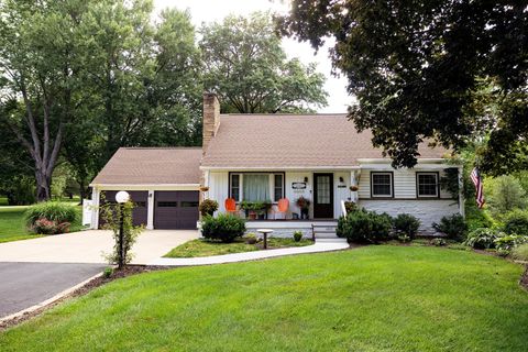 Photo of 1205 Sinnissippi Park Road, Sterling, IL 61081 (MLS # 12715221)