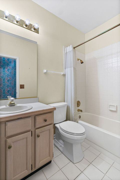 Tiny photo for 17527 W Stillwater Court, Gurnee, IL 60031 (MLS # 12598315)