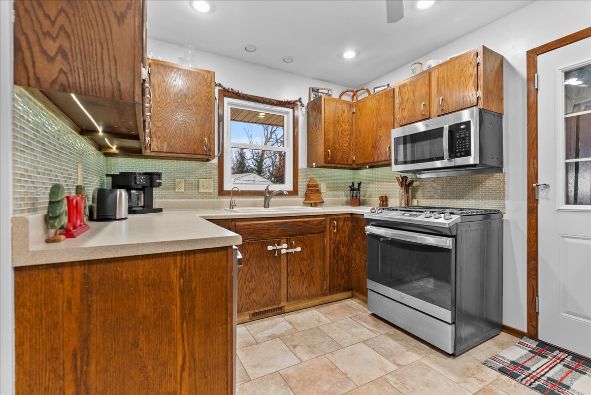 Congerville, Illinois 61729, United States, 4 Bedrooms Bedrooms, ,2 BathroomsBathrooms,Residential,Active,247091