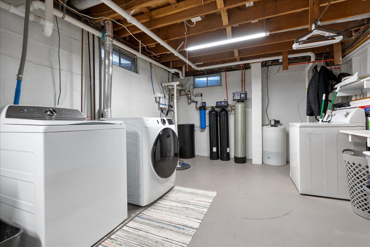 Congerville, Illinois 61729, United States, 4 Bedrooms Bedrooms, ,2 BathroomsBathrooms,Residential,Active,247091