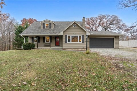 Photo of 1501 US Highway 150, Congerville, IL 61729 (MLS # 12521595)