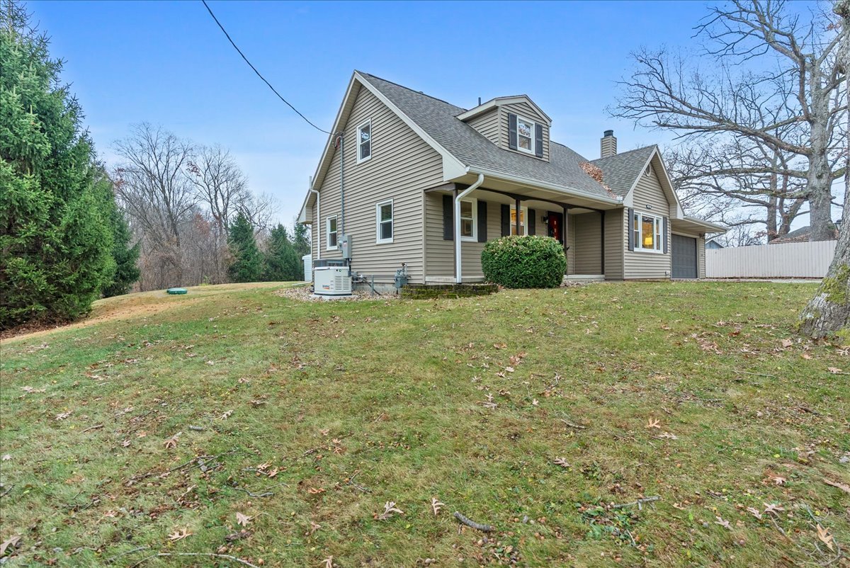 Congerville, Illinois 61729, United States, 4 Bedrooms Bedrooms, ,2 BathroomsBathrooms,Residential,Active,247091