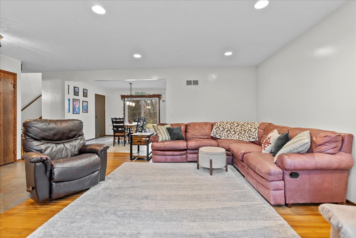 Congerville, Illinois 61729, United States, 4 Bedrooms Bedrooms, ,2 BathroomsBathrooms,Residential,Active,247091