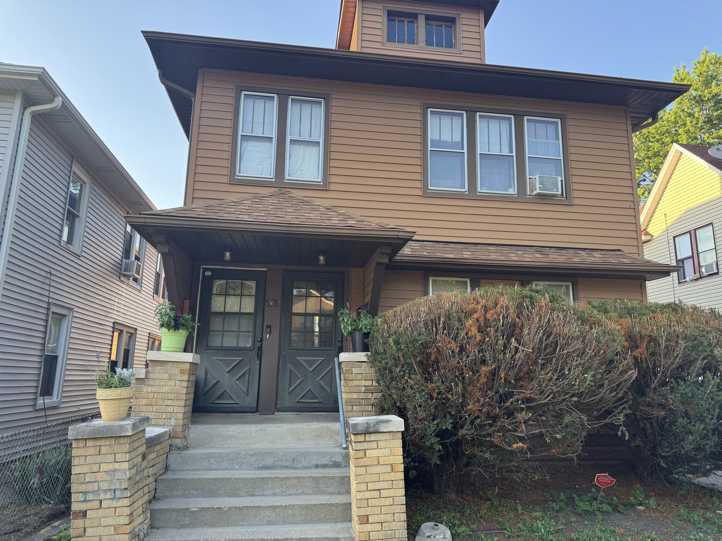 538 MAY Street