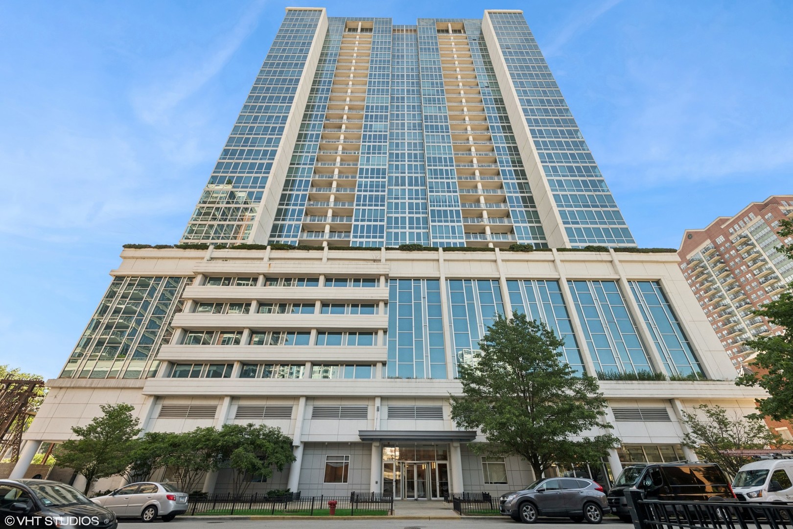 1629 S PRAIRIE Avenue 1301