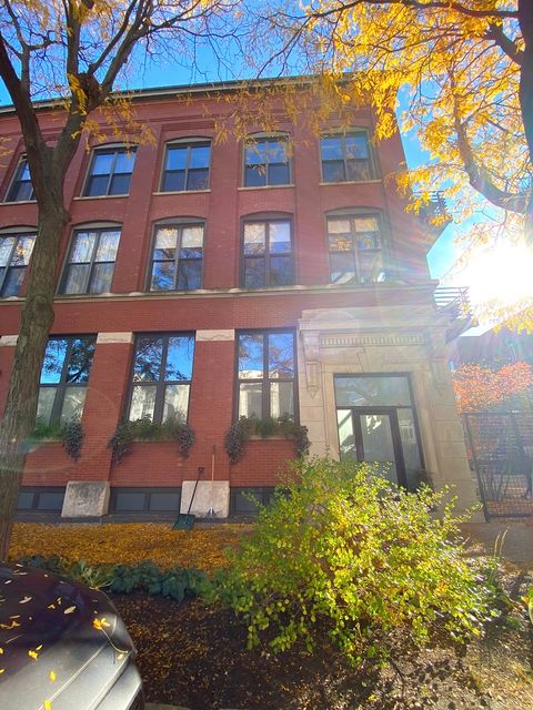 2511 W Moffat Street 204-D Chicago IL 60647