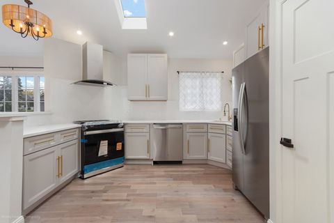 Tiny photo for 2200 59th Street, Downers Grove, IL 60516 (MLS # 12484577)