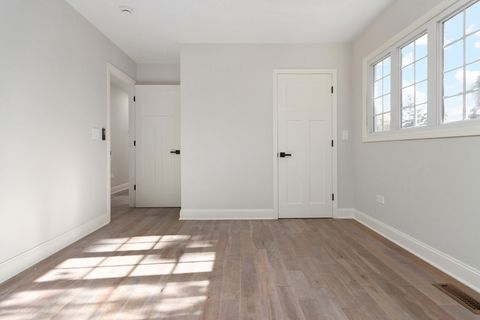 Tiny photo for 2200 59th Street, Downers Grove, IL 60516 (MLS # 12484577)