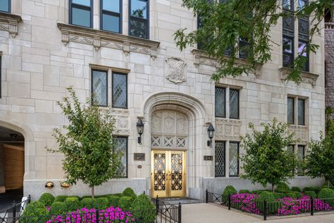1242 N Lake Shore Drive 4N Chicago IL 60610