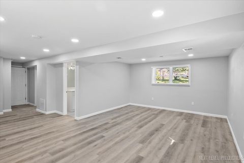 Tiny photo for 550 Piccadilly Lane, Bolingbrook, IL 60440 (MLS # 12505382)