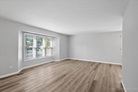 Tiny photo for 550 Piccadilly Lane, Bolingbrook, IL 60440 (MLS # 12505382)