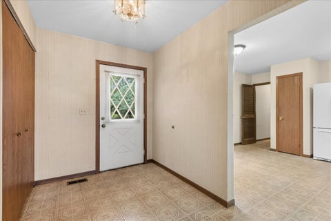 Tiny photo for 1255 John Drive, Hoffman Estates, IL 60169 (MLS # 12737128)