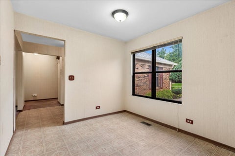 Tiny photo for 1255 John Drive, Hoffman Estates, IL 60169 (MLS # 12737128)