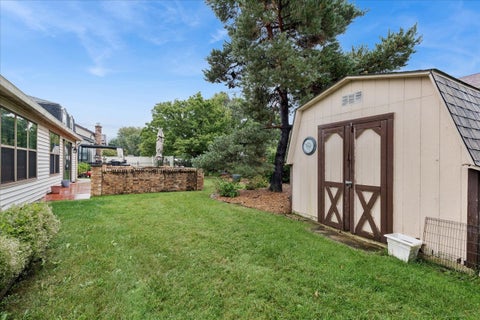 Tiny photo for 1255 John Drive, Hoffman Estates, IL 60169 (MLS # 12737128)