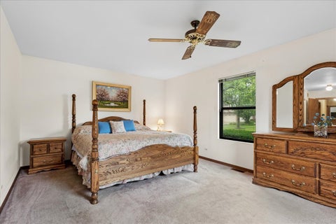 Tiny photo for 1255 John Drive, Hoffman Estates, IL 60169 (MLS # 12737128)