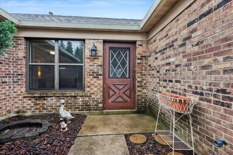Tiny photo for 1255 John Drive, Hoffman Estates, IL 60169 (MLS # 12737128)