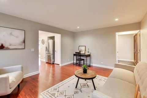 Tiny photo for Arlington Heights, IL 60005 (MLS # 12518524)