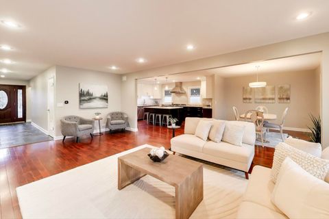 Tiny photo for Arlington Heights, IL 60005 (MLS # 12518524)