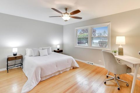 Tiny photo for Arlington Heights, IL 60005 (MLS # 12518524)