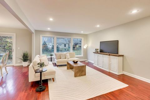 Tiny photo for Arlington Heights, IL 60005 (MLS # 12518524)