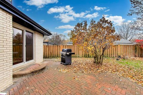 Tiny photo for Arlington Heights, IL 60005 (MLS # 12518524)