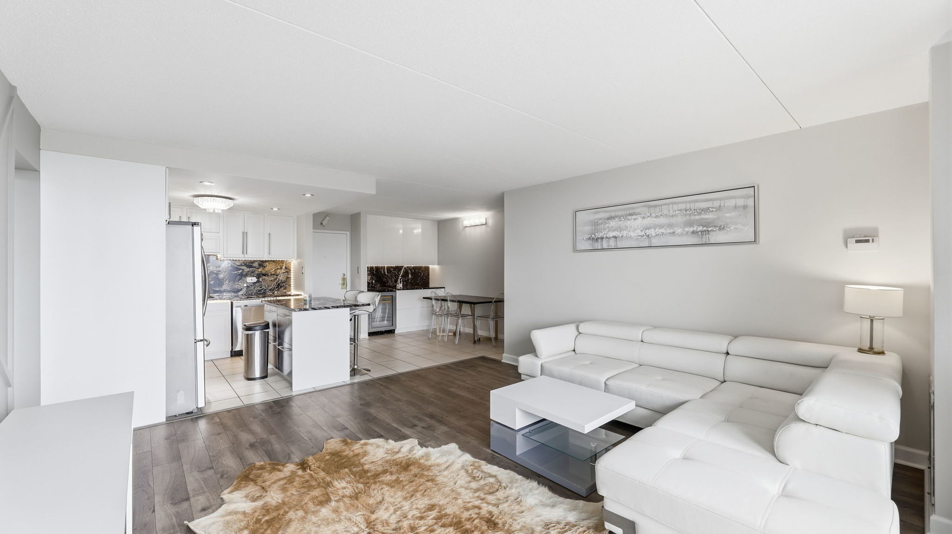 2005 S Finley Road 604