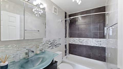 Tiny photo for 2005 S Finley Road #604, Lombard, IL 60148 (MLS # 12736181)