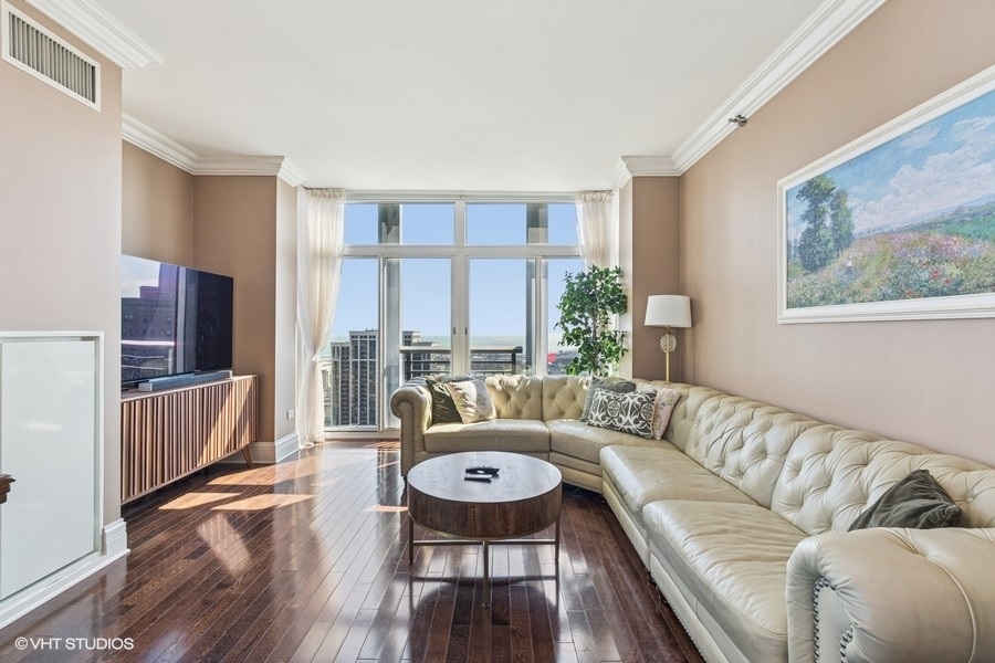 1400 S Michigan Avenue 2303