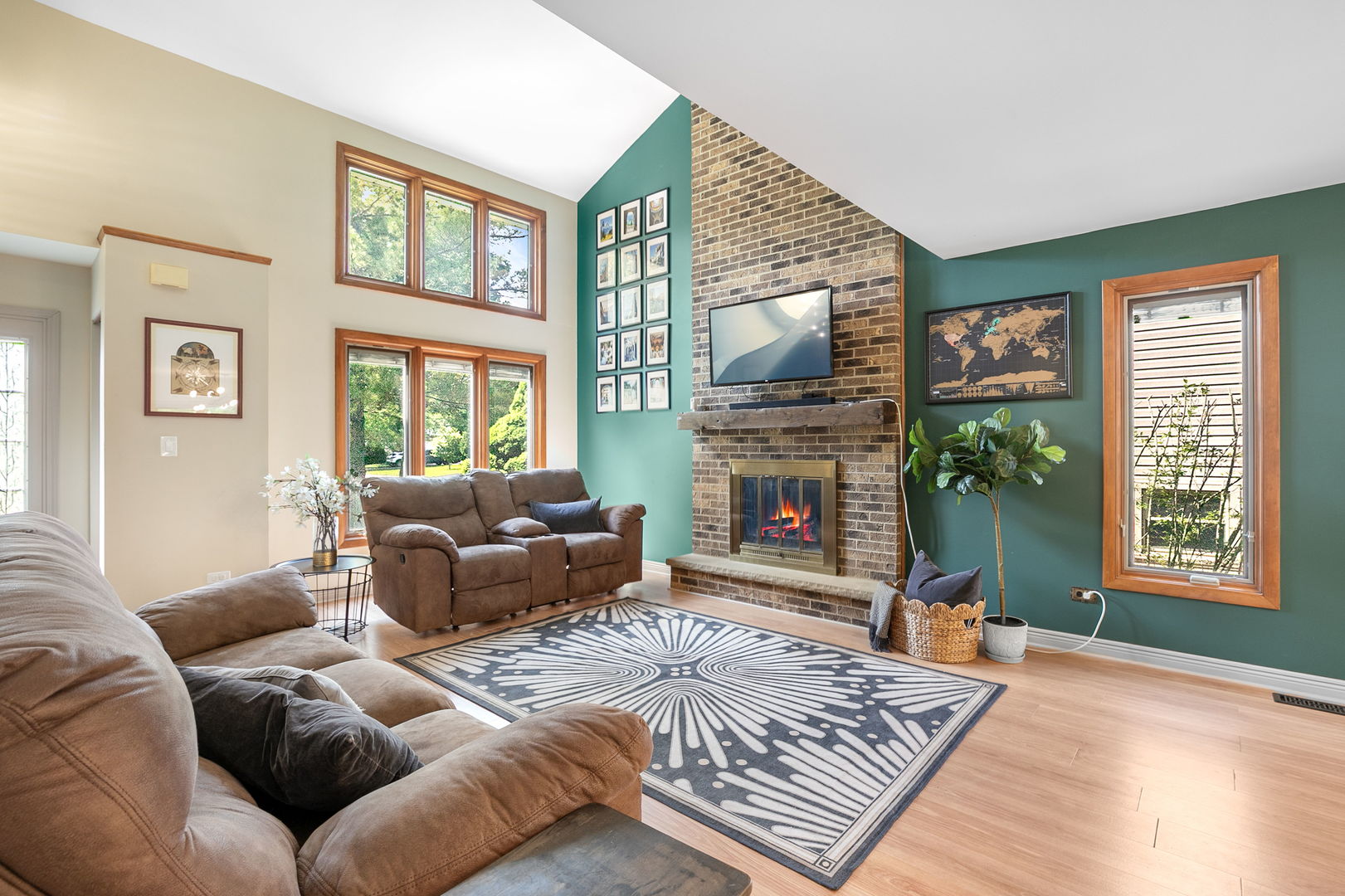 591 Roosevelt Court