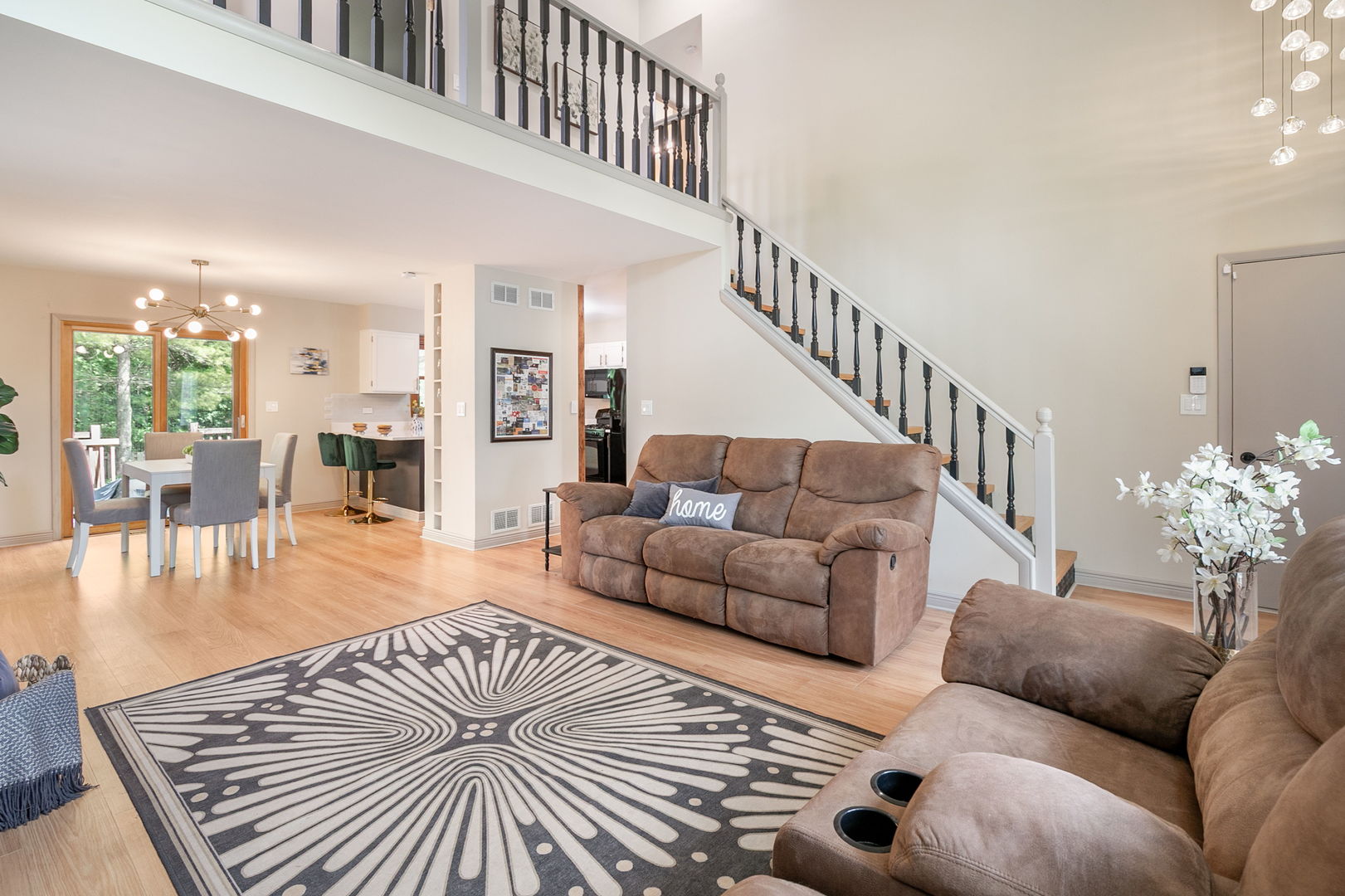 591 Roosevelt Court