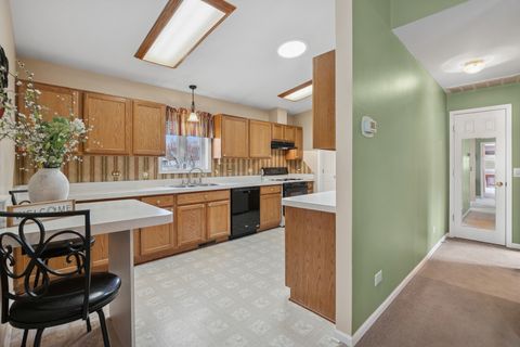 Tiny photo for 2611 Maywood Court, Grayslake, IL 60030 (MLS # 12564395)