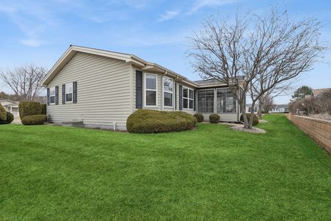 Tiny photo for 2611 Maywood Court, Grayslake, IL 60030 (MLS # 12564395)