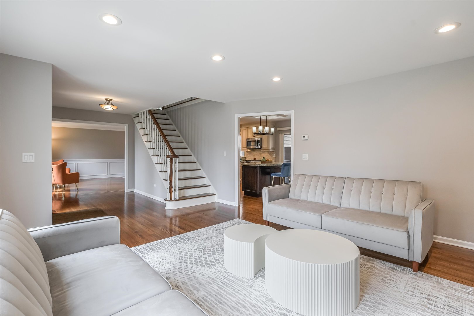 4647 N Thatcher Avenue