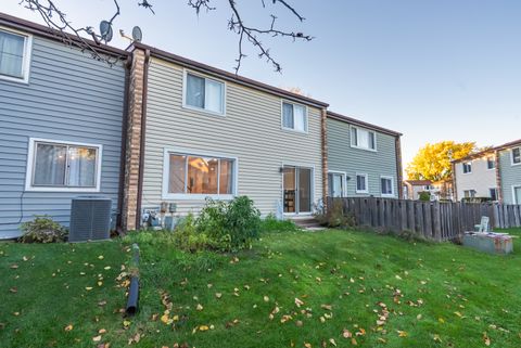 Tiny photo for 671 Cedarwood Court, Wheeling, IL 60090 (MLS # 12501580)