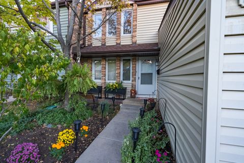 Tiny photo for 671 Cedarwood Court, Wheeling, IL 60090 (MLS # 12501580)