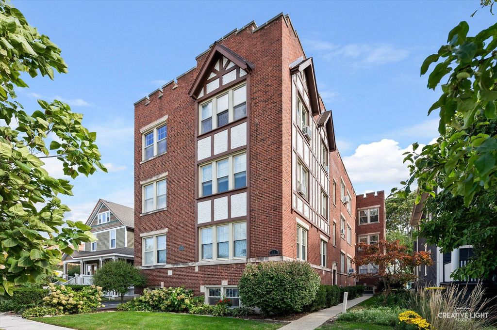 Photo for 11 6th Avenue #2A, La Grange, IL 60525 (MLS # 12502171)