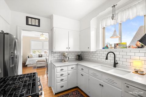 Tiny photo for 11 6th Avenue #2A, La Grange, IL 60525 (MLS # 12502171)