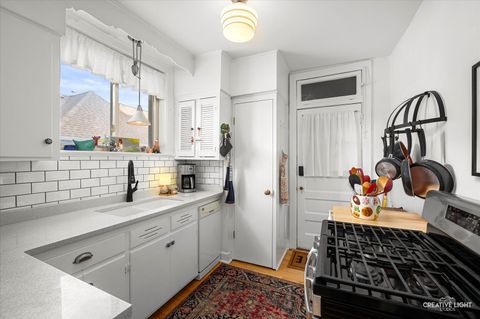 Tiny photo for 11 6th Avenue #2A, La Grange, IL 60525 (MLS # 12502171)