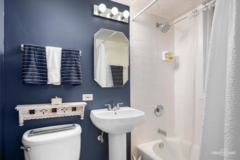 Tiny photo for 11 6th Avenue #2A, La Grange, IL 60525 (MLS # 12502171)