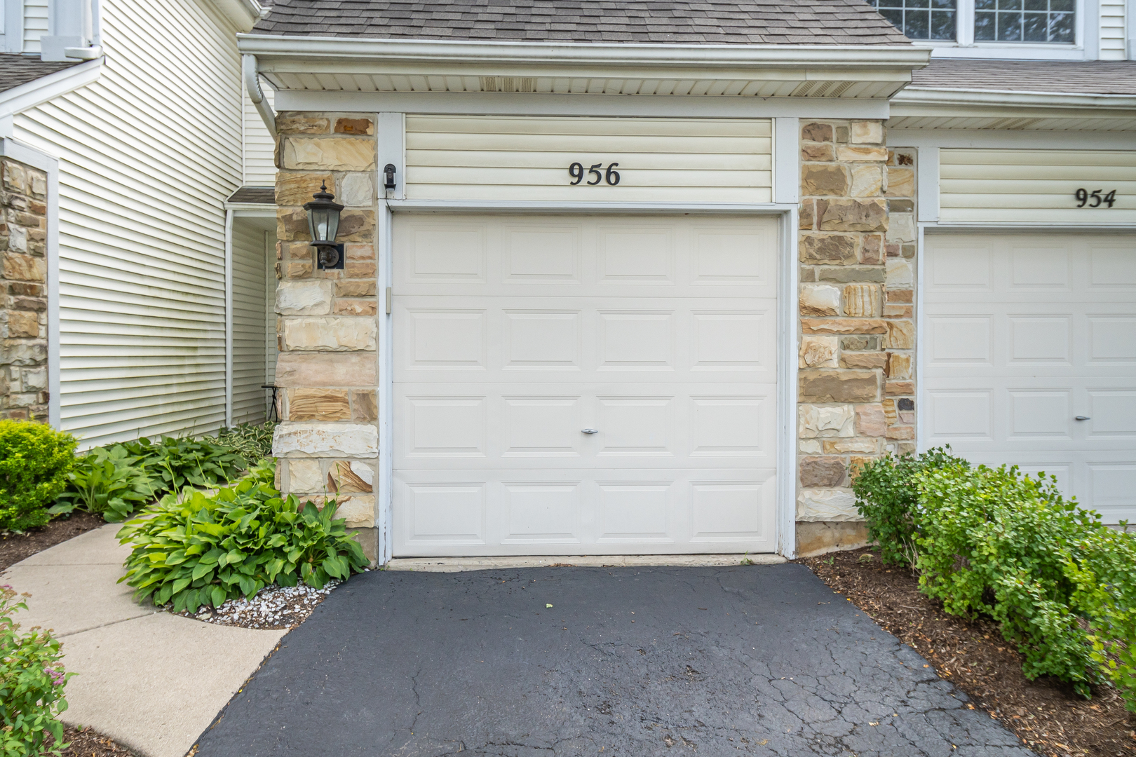 956 MESA Drive - Photo 2