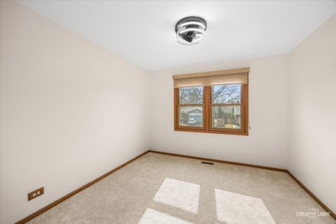 Tiny photo for 313 Bayberry Drive, Algonquin, IL 60102 (MLS # 12584823)