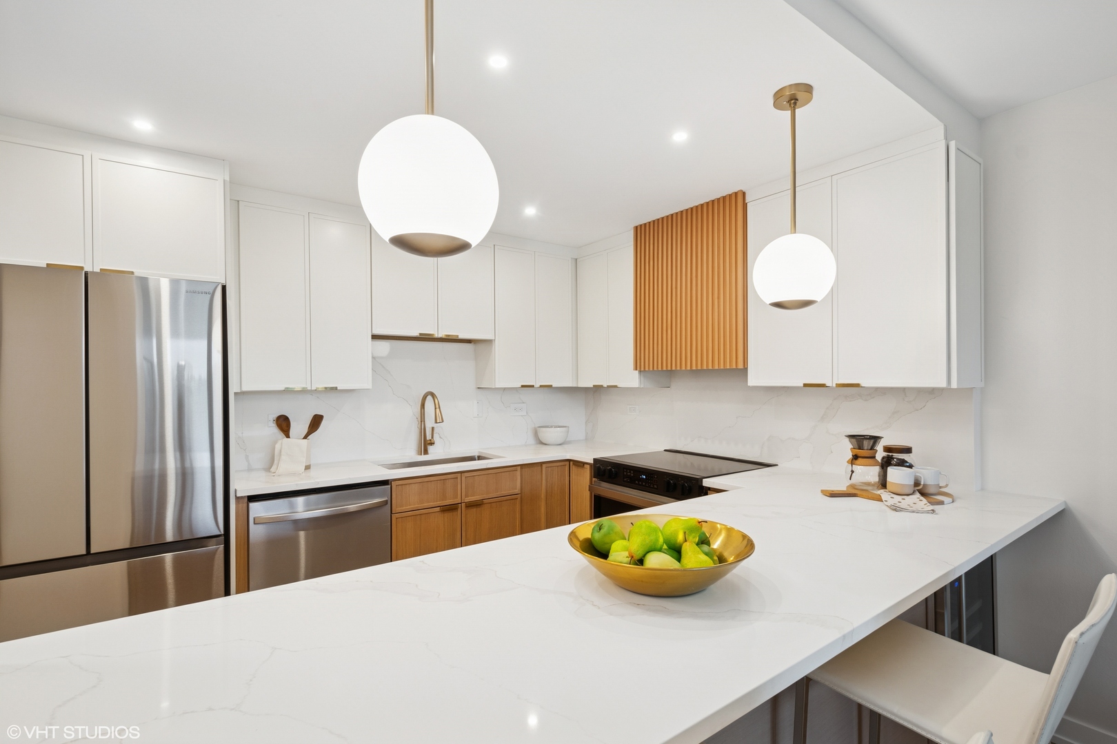 1560 N Sandburg Terrace 411J