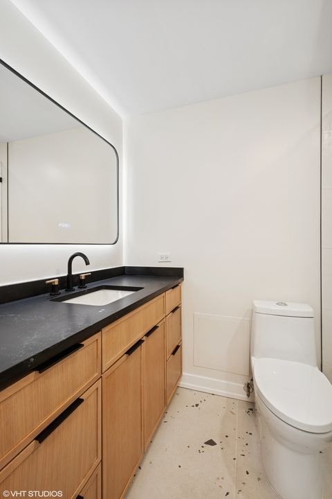 Tiny photo for 1560 N Sandburg Terrace #411J, Chicago, IL 60610 (MLS # 12487963)