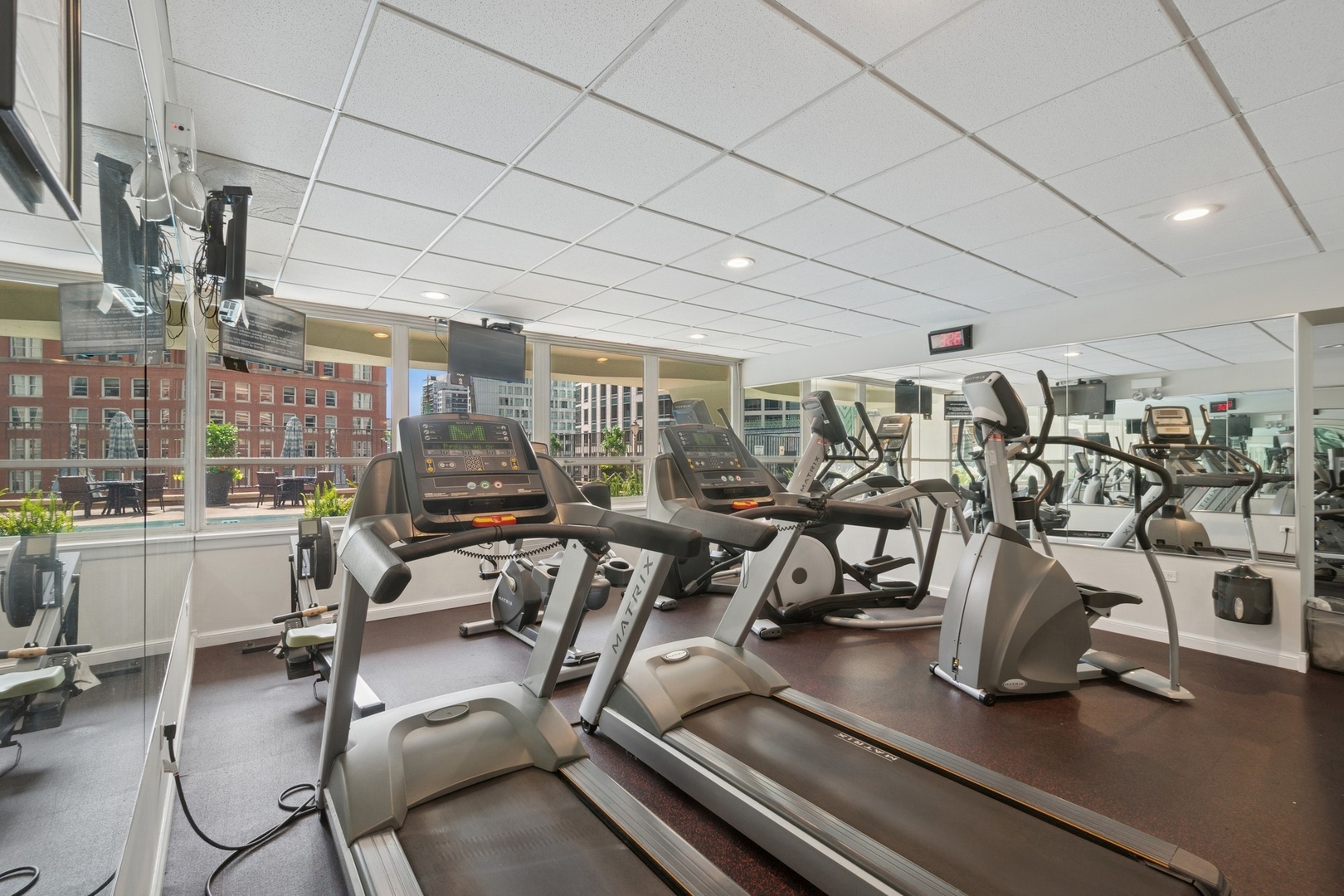 111 E Chestnut Street 41G