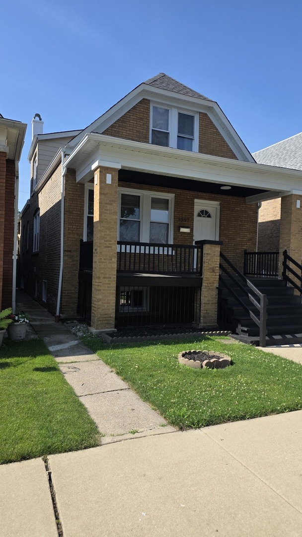 3507 W 60th Place