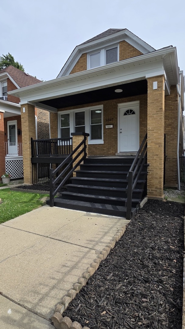 3507 W 60th Place