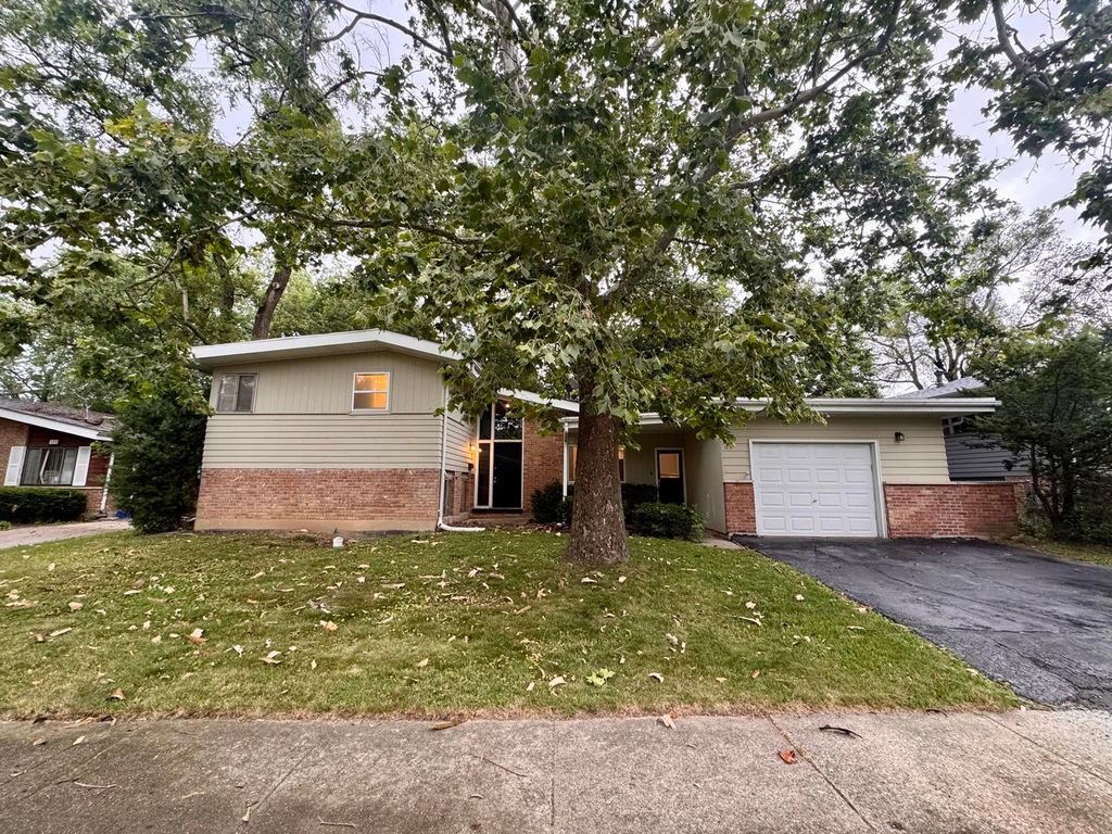 Photo for 129 Warwick Street, Park Forest, IL 60466 (MLS # 12503640)