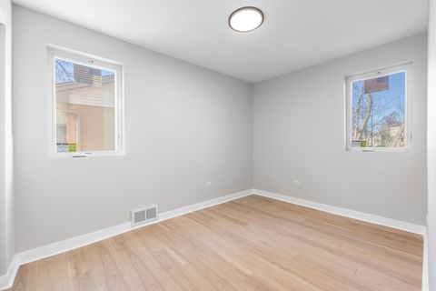 Tiny photo for 102 W Potomac Avenue, Lombard, IL 60148 (MLS # 12540439)