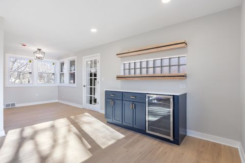 Tiny photo for 102 W Potomac Avenue, Lombard, IL 60148 (MLS # 12540439)